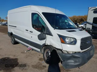 2017 Ford Transit z VIN 1FTYR2CMXHKA39469, wystawiony jako IAAI lot #41052341 z przebiegiem 153 613 mil mil oraz . Historia ofert i sprzedaży dostępna na DreamBid. Obrazek 6.