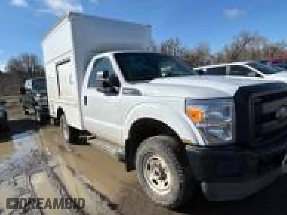 2013 Ford F-250 XL z VIN 1FDBF2B6XDEB43045, wystawiony jako IAAI lot #42511129 z przebiegiem 607 408 mil mil oraz . Historia ofert i sprzedaży dostępna na DreamBid. Obrazek 28.