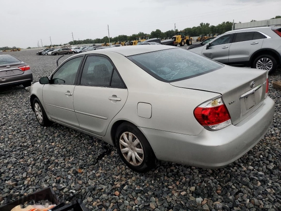 2005 Toyota Camry STD z VIN 4T1BE32K85U386267, wystawiony jako Copart lot #59219615 z przebiegiem 171 844 mil mil oraz Szkoda całkowita • Salvage title. Historia ofert i sprzedaży dostępna na DreamBid. Obrazek 2.