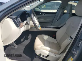 2022 Volvo XC60 Momentum z VIN YV4L12DK8N1909801, wystawiony jako Copart lot #77384044 z przebiegiem Nie podano mil oraz Nie do naprawy • Non repairable. Historia ofert i sprzedaży dostępna na DreamBid. Obrazek 7.