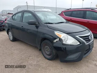 2015 Nissan Versa S Plus with VIN 3N1CN7AP0FL831855, listed as a IAAI auction lot 41940057 with 218,643 mi miles. Bid and sale history available at carsss.com. Image 1.