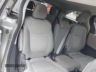 2021 Toyota Sienna LE z VIN 5TDKSKFCXMS036779, wystawiony jako IAAI lot #42037165 z przebiegiem 351 529 mil mil oraz . Historia ofert i sprzedaży dostępna na DreamBid. Obrazek 8.