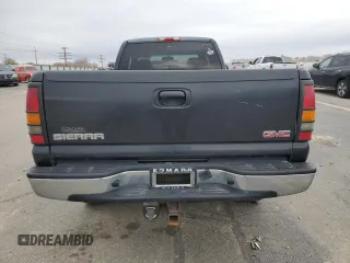 2005 GMC Sierra 2500HD SLT with VIN 1GTHK29U05E307645, listed as a Copart auction lot 80295834 with 151,225 mi miles and Salvage title. Bid and sale history available at DreamBid. Image 6.