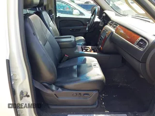 2013 Chevrolet Avalanche LTZ with VIN 3GNTKGE71DG122204, listed as a IAAI auction lot 42513923 with 152,733 mi miles and . Bid and sale history available at DreamBid. Image 5.