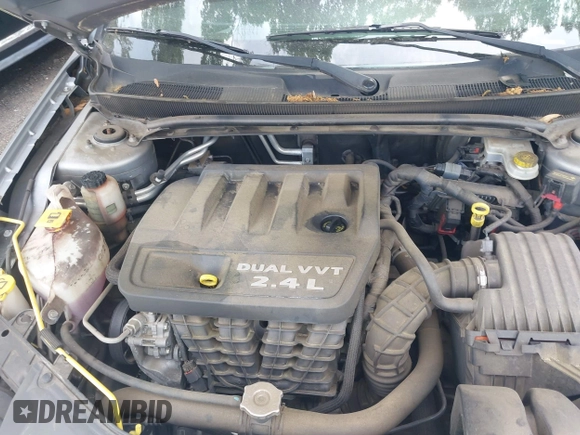 2014 Chrysler 200 LX z VIN 1C3CCBAB6EN211217, wystawiony jako IAAI lot #42169450 z przebiegiem 97 948 mil mil oraz . Historia ofert i sprzedaży dostępna na DreamBid. Obrazek 10.