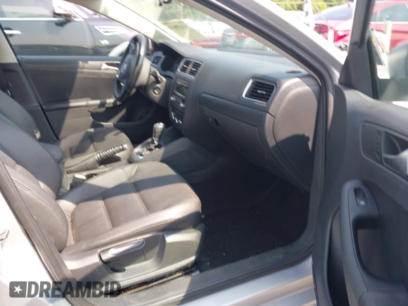 2012 Volkswagen Jetta SE z VIN 3VWDP7AJ4CM468986, wystawiony jako IAAI lot #42429171 z przebiegiem 169 447 mil mil oraz . Historia ofert i sprzedaży dostępna na DreamBid. Obrazek 5.