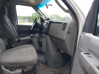 2012 Ford Econoline Cargo Recreational z VIN 1FTNE2EW1CDA51682, wystawiony jako IAAI lot #42370525 z przebiegiem 162 678 mil mil oraz . Historia ofert i sprzedaży dostępna na DreamBid. Obrazek 5.