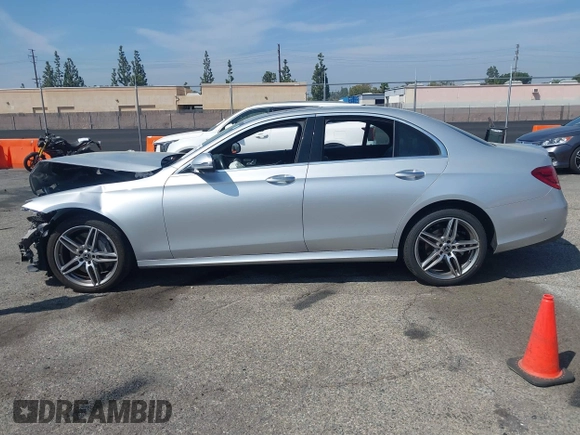 2019 Mercedes-Benz E-Class E 300 with VIN WDDZF4JB9KA582874, listed as a IAAI auction lot 41855689 with 42,445 mi miles. Bid and sale history available at carsss.com. Image 13.