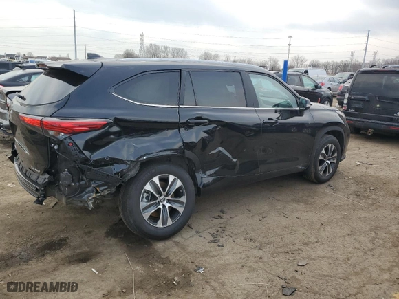 2023 Toyota Highlander L with VIN 5TDKDRBHXPS014841, listed as a Copart auction lot 52777845 with 28,384 mi miles and Clean Title. Bid and sale history available at carsss.com. Image 3.