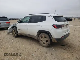 2022 Jeep Compass Latitude with VIN 3C4NJCBB3NT119450, listed as a Copart auction lot 45893475 with 18,004 mi miles and Salvage Title. Bid and sale history available at carsss.com. Image 2.