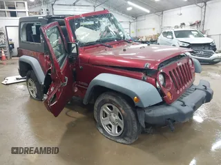 2011 Jeep Wrangler Sport z VIN 1J4AA2D19BL613164, wystawiony jako IAAI lot #42514207 z przebiegiem Nie podano mil oraz . Historia ofert i sprzedaży dostępna na DreamBid. Obrazek 1.