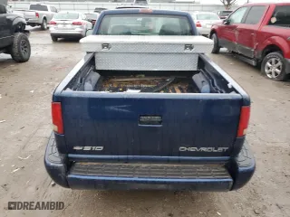 2000 Chevrolet S-10 LS with VIN 1GCCS1447Y8118831, listed as a Copart auction lot 84090064 with 0 mi miles and Salvage Title. Bid and sale history available at carsss.com. Image 6.