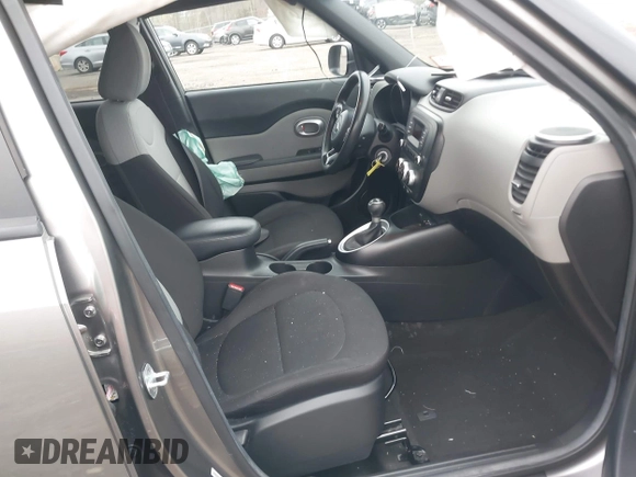 2015 Kia Soul with VIN KNDJN2A2XF7160582, listed as a IAAI auction lot 42040569 with 47,986 mi miles and . Bid and sale history available at DreamBid. Image 5.