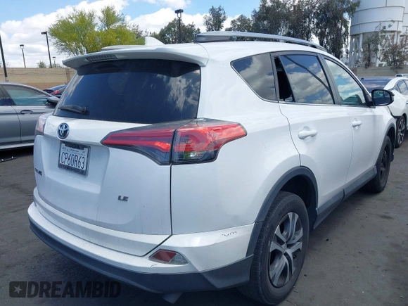 2017 Toyota RAV4 LE z VIN 2T3ZFREV2HW355371, wystawiony jako IAAI lot #42246996 z przebiegiem Nie podano mil oraz . Historia ofert i sprzedaży dostępna na DreamBid. Obrazek 4.