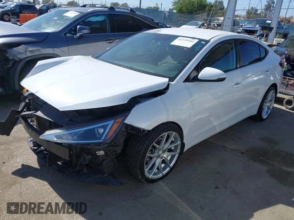 2020 Hyundai Elantra SE z VIN 5NPD74LF3LH503856, wystawiony jako IAAI lot #42320446 z przebiegiem 122 629 mil mil oraz . Historia ofert i sprzedaży dostępna na DreamBid. Obrazek 2.