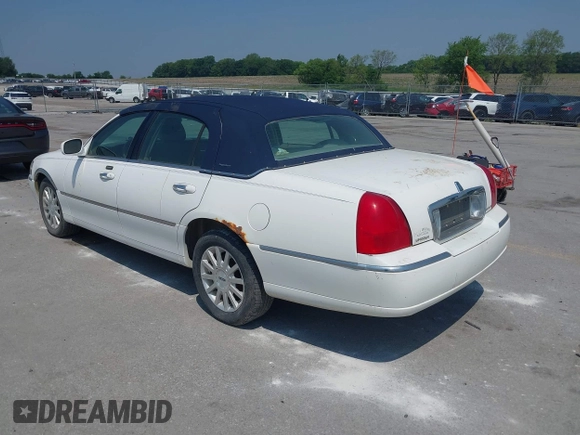 2006 Lincoln Town Car Signature с VIN 1LNHM81W46Y634376, выставлен на аукционе IAAI как лот 42442418 с пробегом 211 275 миль миль и . История ставок и продаж доступна на DreamBid. Изображение 3.