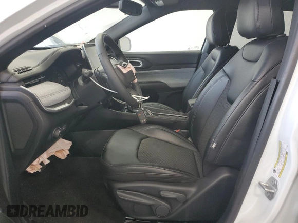 2024 Jeep Compass Latitude with VIN 3C4NJDBN0RT111456, listed as a Copart auction lot 60617745 with 26,593 mi miles and Clean title. Bid and sale history available at DreamBid. Image 7.