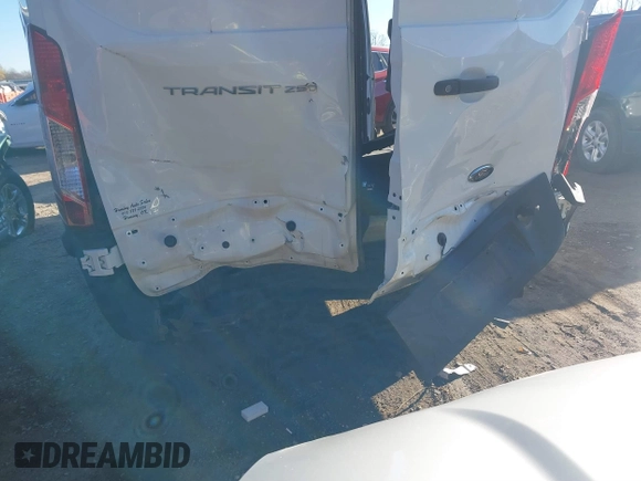 2019 Ford Transit z VIN 1FTYR2XM0KKB31496, wystawiony jako IAAI lot #41060049 z przebiegiem 60 004 mil mil oraz . Historia ofert i sprzedaży dostępna na DreamBid. Obrazek 6.