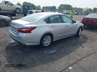 2018 Nissan Altima SR z VIN 1N4AL3AP0JC245282, wystawiony jako IAAI lot #41981833 z przebiegiem 102 634 mil mil oraz . Historia ofert i sprzedaży dostępna na DreamBid. Obrazek 4.