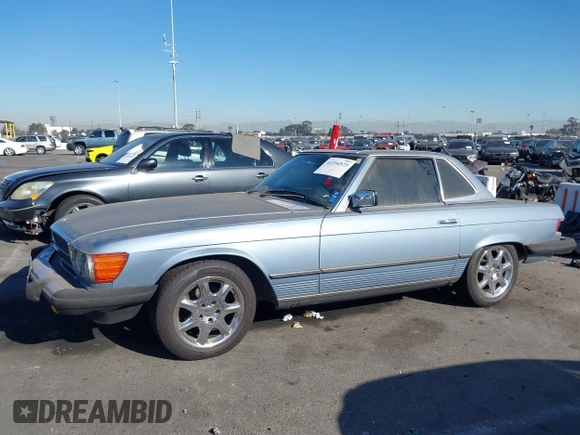 1985 Mercedes-Benz 380 z VIN WDBBA45C6FA020254, wystawiony jako IAAI lot #41254573 z przebiegiem 74 344 mil mil oraz . Historia ofert i sprzedaży dostępna na DreamBid. Obrazek 14.