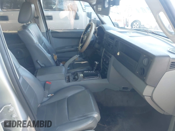 2007 Jeep Commander Sport with VIN 1J8HH48K17C553685, listed as a IAAI auction lot 42025539 with 357,865 mi miles. Bid and sale history available at carsss.com. Image 5.