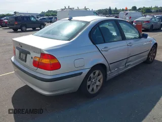 2004 BMW 3 Series 325i с VIN WBAAZ33464KP82869, выставлен на аукционе IAAI как лот 42221954 с пробегом 90 335 миль миль и . История ставок и продаж доступна на DreamBid. Изображение 4.