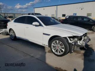 2018 Jaguar XF 25t Premium with VIN SAJBD4FXXJCY69361, listed as a Copart auction lot 71079714 with 103,105 mi miles and Salvage Title. Bid and sale history available at carsss.com. Image 4.