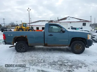 2008 Chevrolet Silverado 1500 Work Truck with VIN 1GCEK14C38Z280529, listed as a IAAI auction lot 41542019 with 188,094 mi miles. Bid and sale history available at carsss.com. Image 13.