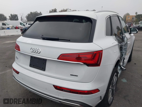 2024 Audi Q5 Premium Plus z VIN WA1BBAFY9R2044435, wystawiony jako IAAI lot #41210271 z przebiegiem 8 906 mil mil oraz . Historia ofert i sprzedaży dostępna na DreamBid. Obrazek 4.