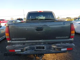 2002 Chevrolet Silverado 1500 LT with VIN 2GCEK19TX21183045, listed as a IAAI auction lot 40668595 with 211,358 mi miles. Bid and sale history available at carsss.com. Image 16.