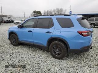 2024 Honda Pilot TrailSport with VIN 5FNYG1H61RB012492, listed as a Copart auction lot 45564925 with 31,860 mi miles and Salvage Title. Bid and sale history available at carsss.com. Image 2.