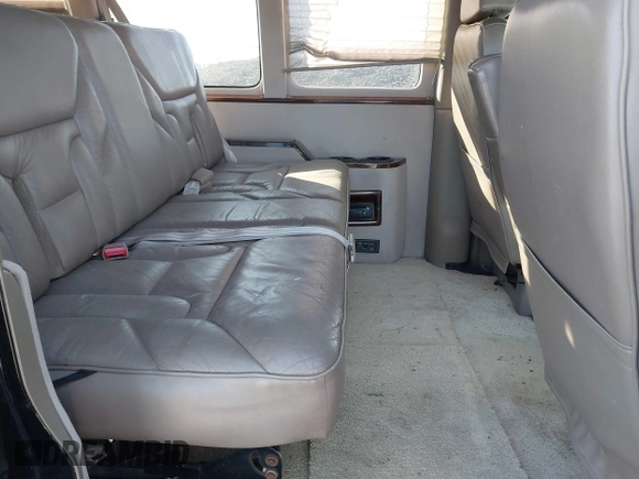 2000 Chevrolet Express Cargo Van w/YF7 with VIN 1GBFG15R6Y1173065, listed as a IAAI auction lot 41357260 with 242,540 mi miles. Bid and sale history available at carsss.com. Image 8.