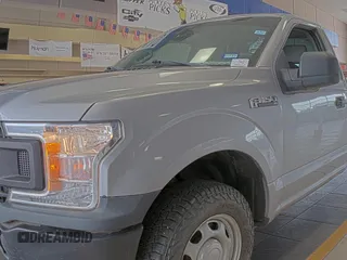 2020 Ford F-150 XL z VIN 1FTMF1EB8LKE45935, wystawiony jako IAAI lot #42882673 z przebiegiem 109 202 mil mil oraz . Historia ofert i sprzedaży dostępna na DreamBid. Obrazek 1.