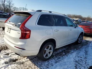 2016 Volvo XC90 Momentum with VIN YV4102XK7G1059071, listed as a Copart auction lot 89125005 with 134,249 mi miles and Clean Title. Bid and sale history available at carsss.com. Image 3.