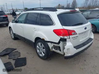 2011 Subaru Outback 2.5i Prem AWP/HK/Moon with VIN 4S4BRCHC5B1326383, listed as a IAAI auction lot 41911999 with 165,094 mi miles. Bid and sale history available at carsss.com. Image 3.