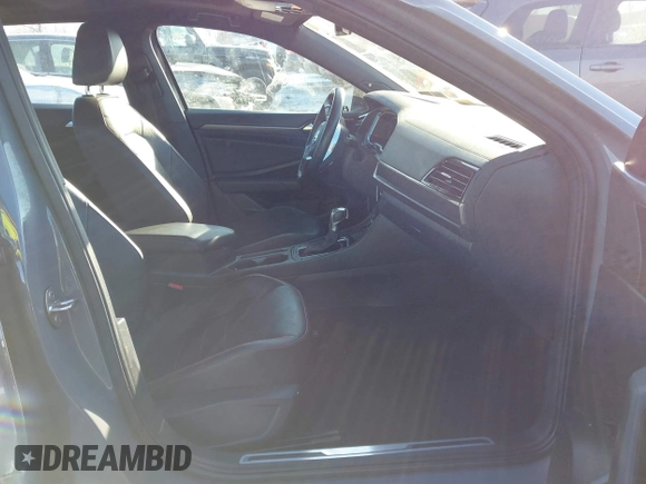 2019 Volkswagen Jetta GLI S z VIN 3VW6T7BU6KM209458, wystawiony jako IAAI lot #41334724 z przebiegiem 53 634 mil mil oraz . Historia ofert i sprzedaży dostępna na DreamBid. Obrazek 5.