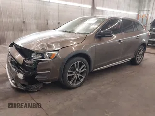 2015 Volvo V60 Cross Country T5 with VIN YV4612HK8F1001602, listed as a IAAI auction lot 41435154 with 143,575 mi miles. Bid and sale history available at carsss.com. Image 18.