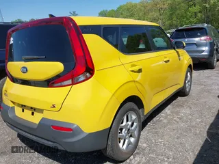 2020 Kia Soul LX with VIN KNDJ23AU6L7104148, listed as a IAAI auction lot 41988387 with 54,631 mi miles. Bid and sale history available at carsss.com. Image 4.