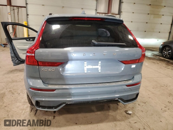 2024 Volvo XC60 Plus Dark Theme z VIN YV4H60DL4R1931269, wystawiony jako Copart lot #44804785 z przebiegiem Nie podano mil oraz Szkoda całkowita • Salvage title. Historia ofert i sprzedaży dostępna na DreamBid. Obrazek 6.