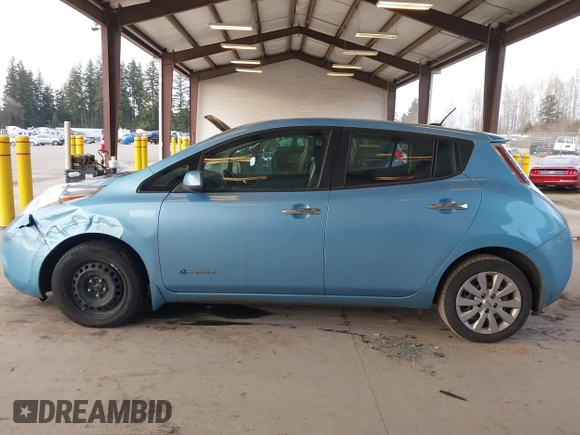 2015 Nissan LEAF SV with VIN 1N4AZ0CP3FC332529, listed as a IAAI auction lot 41760939 with 60,503 mi miles. Bid and sale history available at carsss.com. Image 14.