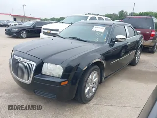 2007 Chrysler 300 z VIN 2C3LA43R57H875094, wystawiony jako IAAI lot #42377656 z przebiegiem 125 067 mil mil oraz . Historia ofert i sprzedaży dostępna na DreamBid. Obrazek 2.