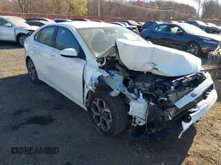 2019 Kia Forte LXS z VIN 3KPF24AD9KE125019, wystawiony jako IAAI lot #40787475 z przebiegiem 54 777 mil mil oraz . Historia ofert i sprzedaży dostępna na DreamBid. Obrazek 6.