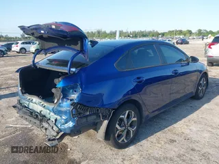 2021 Kia Forte LXS z VIN 3KPF24AD4ME406468, wystawiony jako IAAI lot #41977991 z przebiegiem 42 367 mil mil oraz . Historia ofert i sprzedaży dostępna na DreamBid. Obrazek 4.