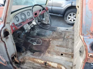1963 Ford F-250 z VIN F25CR381471, wystawiony jako Copart lot #83724854 z przebiegiem 27 096 mil mil oraz Szkoda całkowita • Salvage title. Historia ofert i sprzedaży dostępna na DreamBid. Obrazek 7.