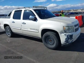 2008 Chevrolet Avalanche LTZ z VIN 3GNEC12058G195835, wystawiony jako IAAI lot #41591294 z przebiegiem 188 986 mil mil oraz . Historia ofert i sprzedaży dostępna na DreamBid. Obrazek 1.