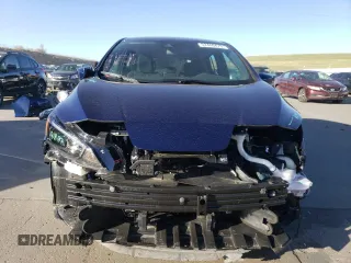 2025 Nissan LEAF S z VIN 1N4AZ1BV9SC562835, wystawiony jako Copart lot #52460475 z przebiegiem 2849 mil mil oraz Szkody całkowita. Historia ofert i sprzedaży dostępna na DreamBid. Obrazek 5.