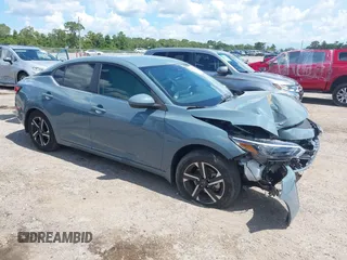 2024 Nissan Sentra SV z VIN 3N1AB8CV2RY362423, wystawiony jako IAAI lot #42576540 z przebiegiem 7 122 mil mil oraz . Historia ofert i sprzedaży dostępna na DreamBid. Obrazek 1.