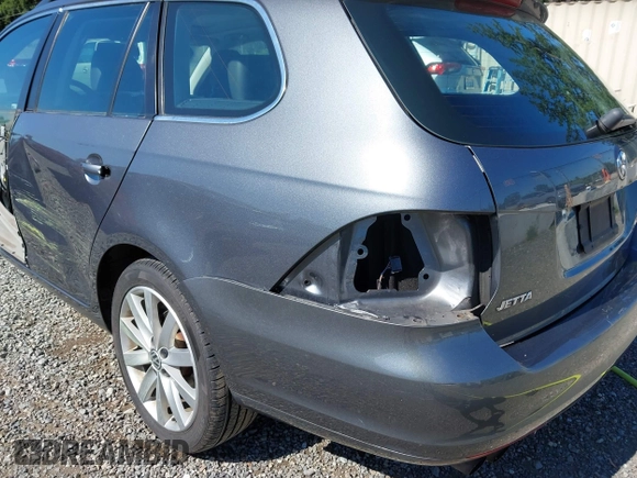 2012 Volkswagen Jetta TDI w/Sunroof with VIN 3VWPL7AJ7CM666499, listed as a IAAI auction lot 42620778 with 109,250 mi miles and . Bid and sale history available at DreamBid. Image 18.