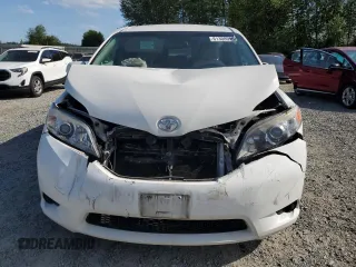 2017 Toyota Sienna LE Auto Access Seat with VIN 5TDKZ3DC2HS807651, listed as a Copart auction lot 61308995 with 148,707 mi miles and Salvage title. Bid and sale history available at DreamBid. Image 5.