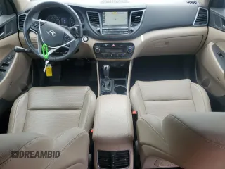 2018 Hyundai Tucson SEL z VIN KM8J3CA42JU793046, wystawiony jako Copart lot #54125905 z przebiegiem 28 370 mil mil oraz Szkoda całkowita • Salvage title. Historia ofert i sprzedaży dostępna na DreamBid. Obrazek 8.